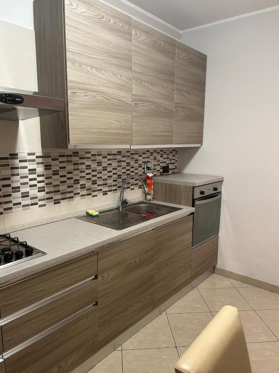Kuchyň nebo kuchyňský kout v ubytování Spazioso appartamento su due piani