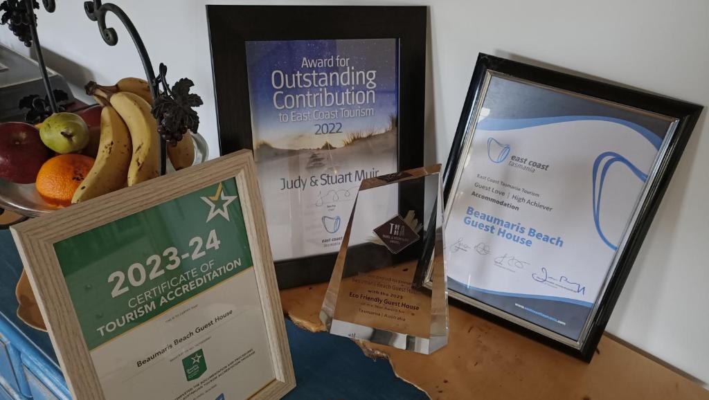Certifikát, hodnocení, plakát nebo jiný dokument vystavený v ubytování Beaumaris Beach Guest House