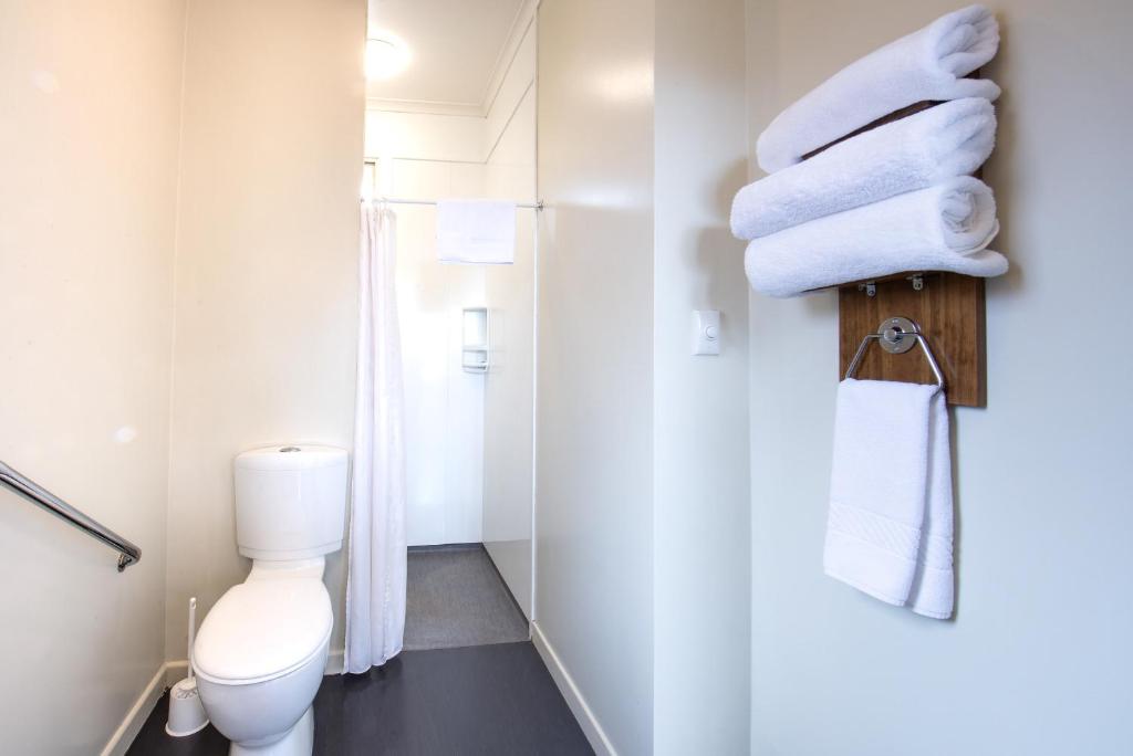 Koupelna v ubytování Tower Lodge Motel