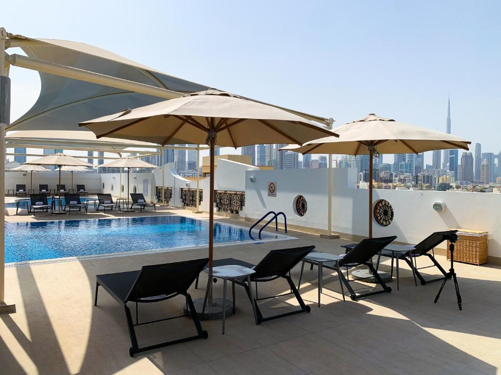 Bazén v ubytování Al Khoory Executive Hotel, Al Wasl nebo v jeho okolí