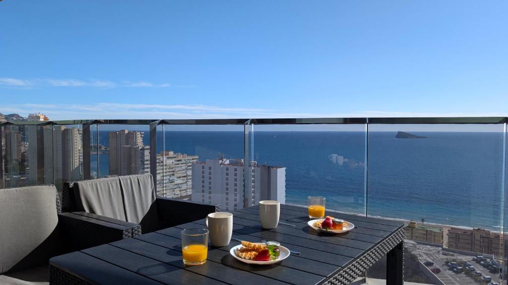 Балкон или терраса в SUNSET WAVES sea & sky apartment