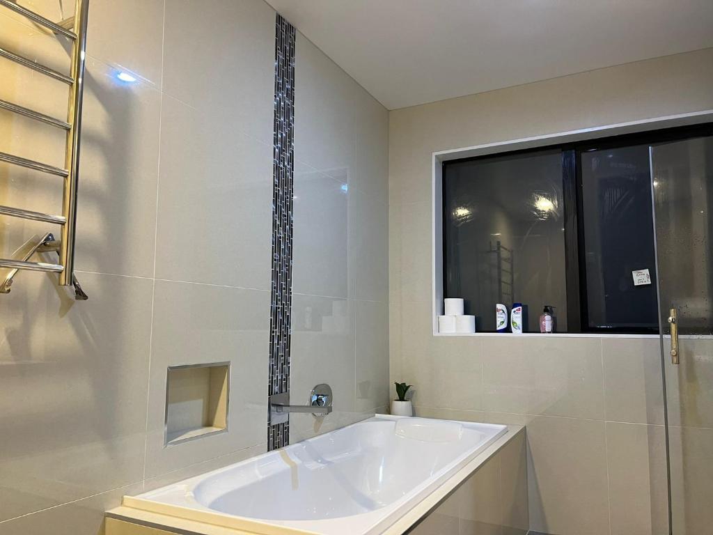 Modern Sunny & Comfy Rooms near Henderson, Auckland - Resim 7