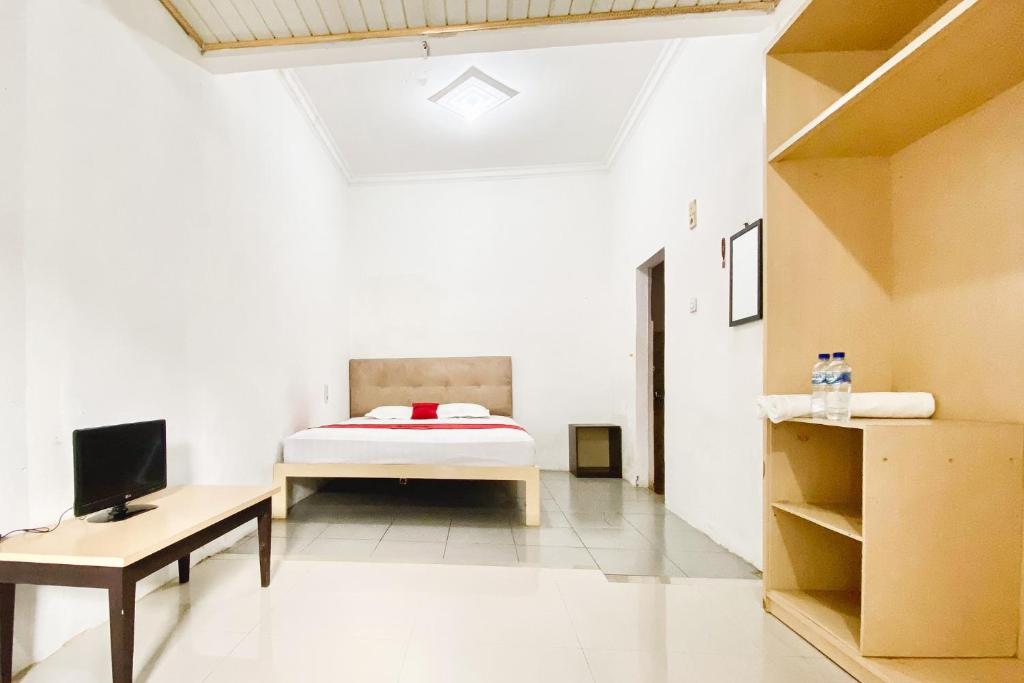RedDoorz Syariah at Sipayung Homestay - Habitación Doble Deluxe