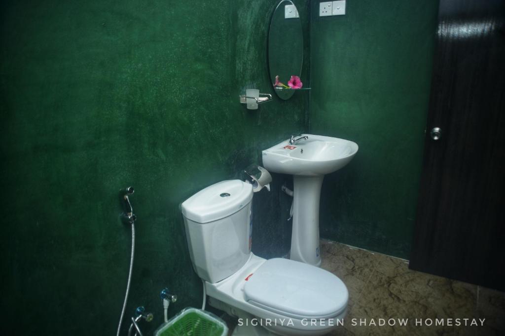Koupelna v ubytování Sigiri Green Shadow Homestay