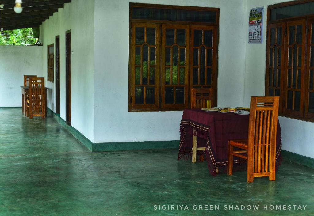 Restaurace v ubytování Sigiri Green Shadow Homestay