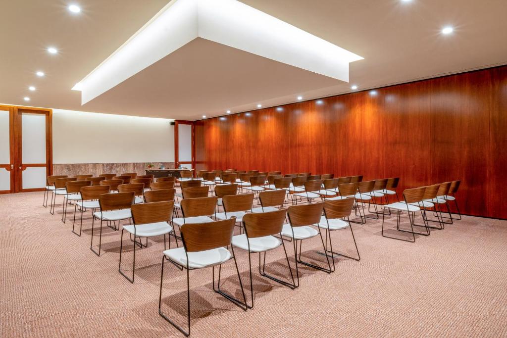 Бизнес-центр и/или конференц-зал в Hotel Meliá Bilbao