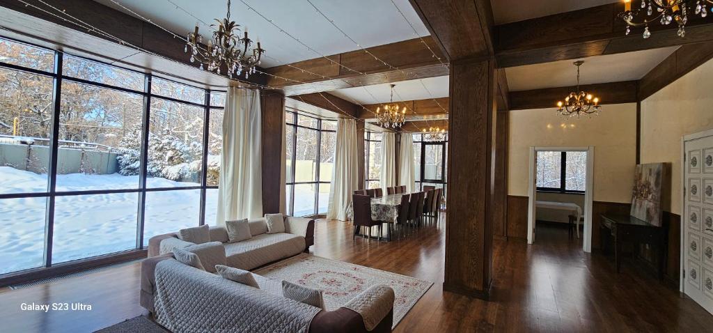 Posezení v ubytování Honey Apartments Almaty