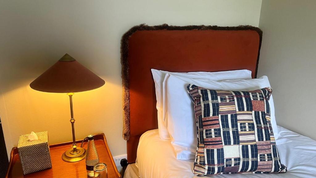 Deans Place Hotel - 