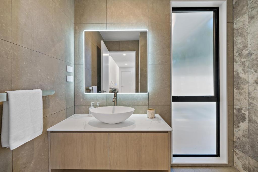 Brand-new Luxury in Remuera - Resim 16