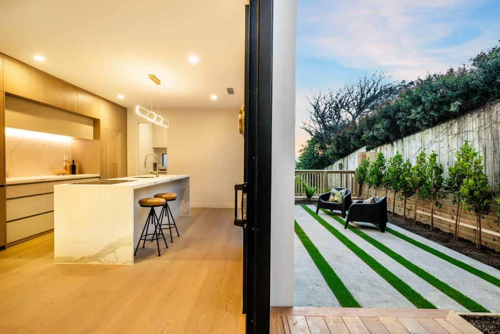 Brand-new Luxury in Remuera - Resim 4