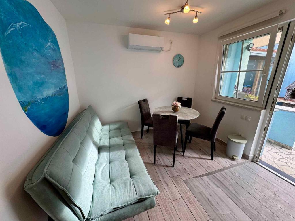 Posedenie v ubytovaní Apartment in Jadranovo 41871
