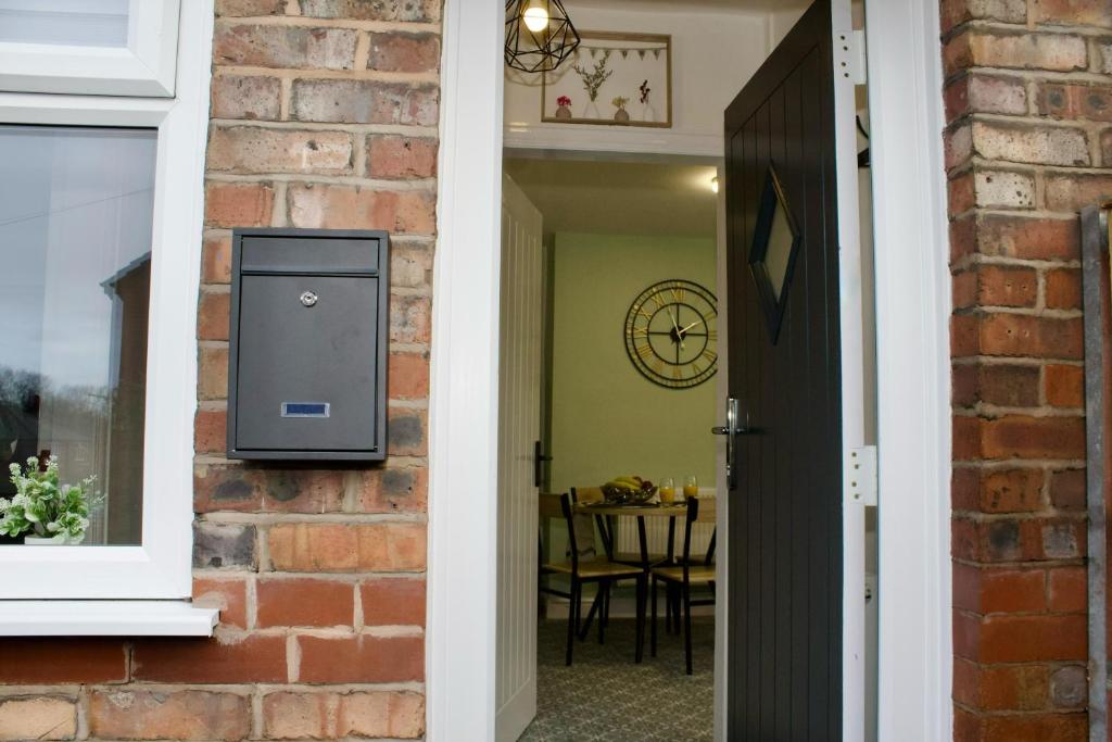 Fotografie z fotogalerie ubytování Cozy 2-Bed Home, St Helens - Sleeps 5 - Free WiFi v destinaci Saint Helens