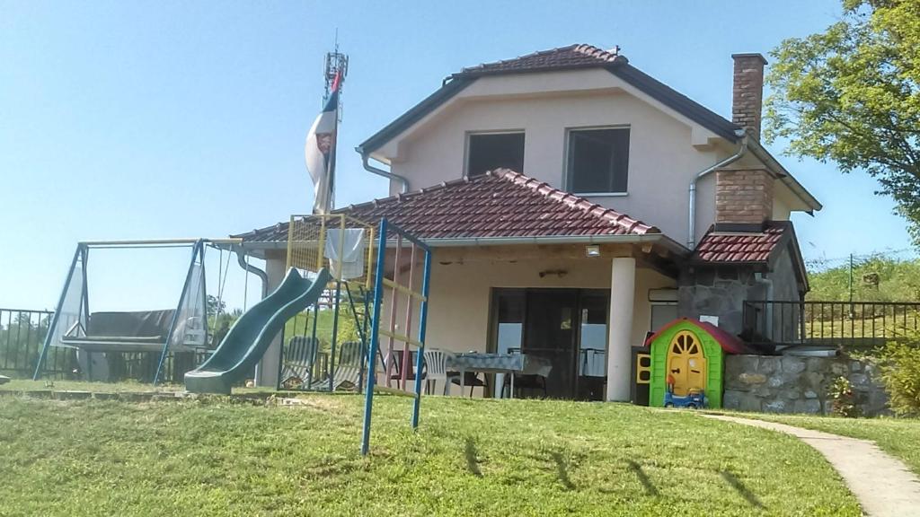 Herní místnost nebo prostor pro děti v ubytování Čerevićki Raj