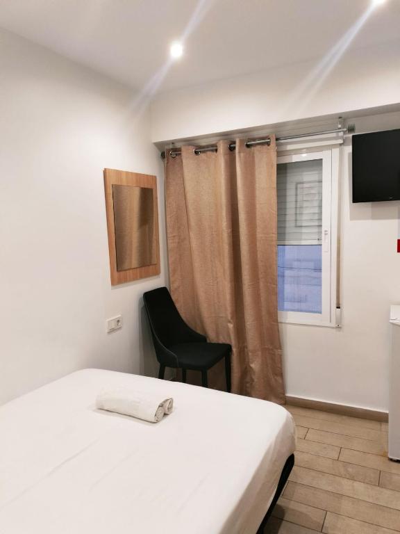 Pensión Portugal - Camera Singola Con Bagno In Comune