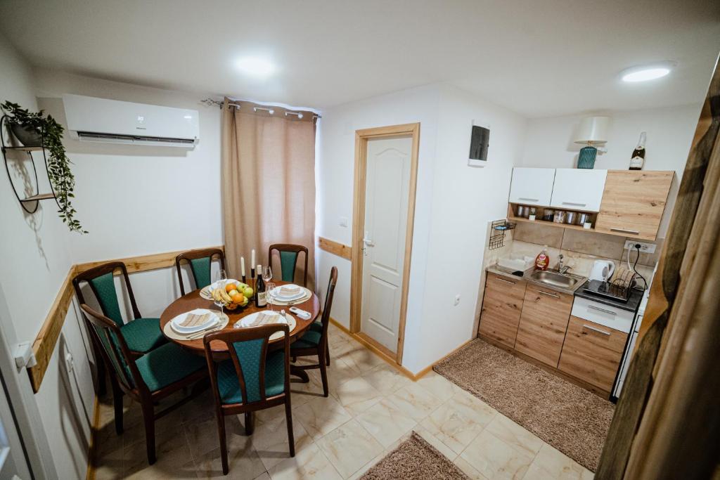 Kuchyň nebo kuchyňský kout v ubytování Apartman Matija, Mokra Gora