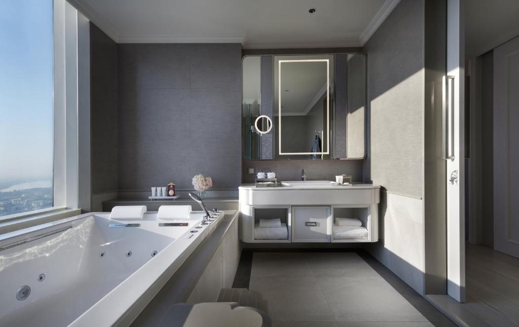 Grande Centre Point Lumphini Bangkok - 18