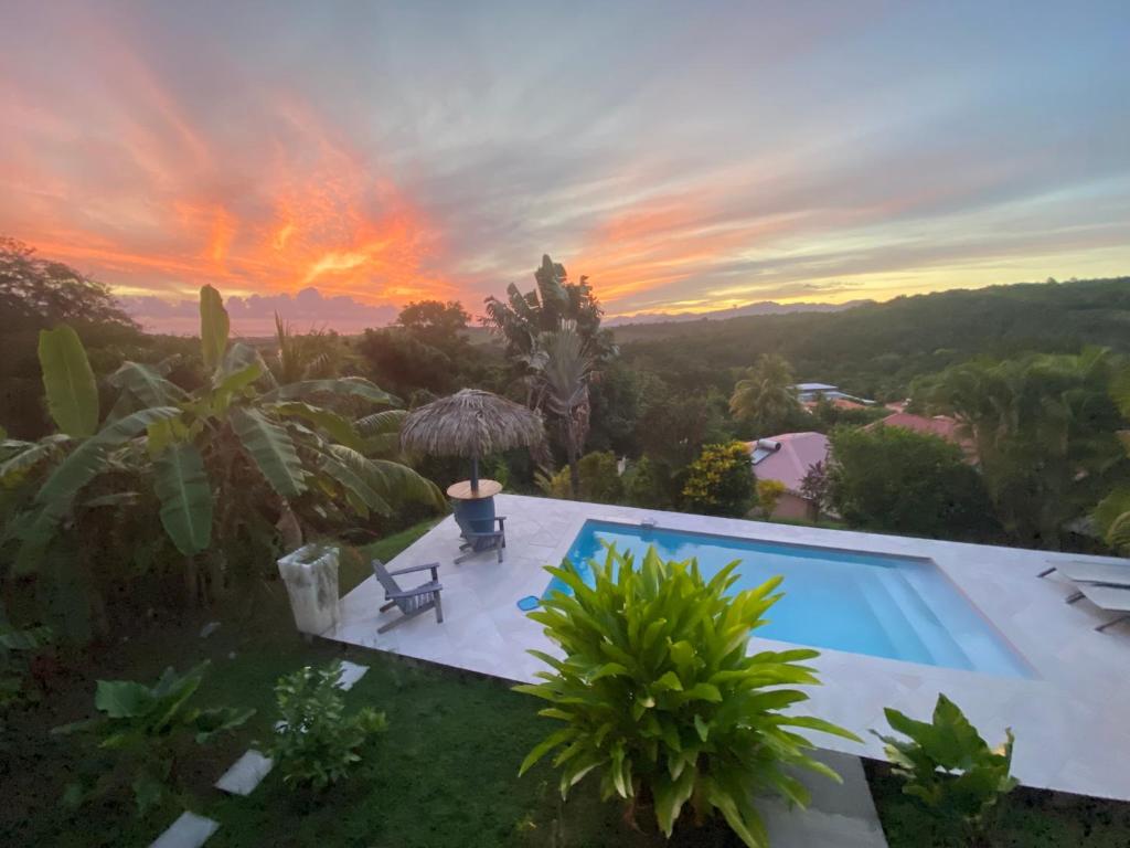 Bazén v ubytování Colibri Villa Sainte Luce nebo v jeho okolí