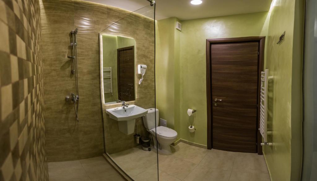 Koupelna v ubytování Monopoly Hotel