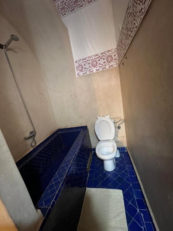 Koupelna v ubytování Riad La Perla Bianca