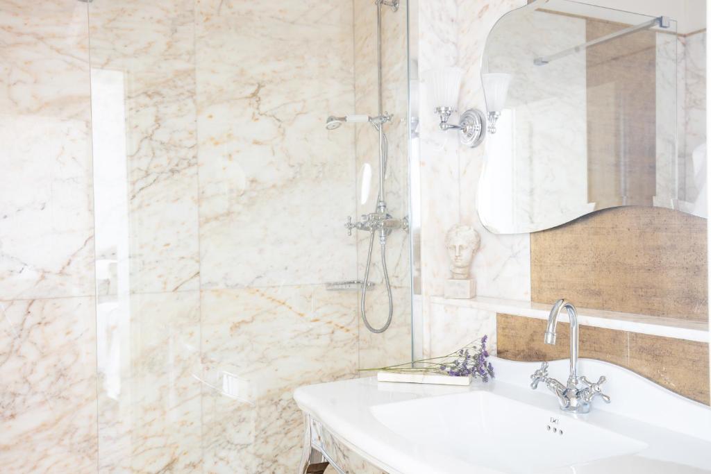 
Junior Suite with Lagoon View and Balcony
