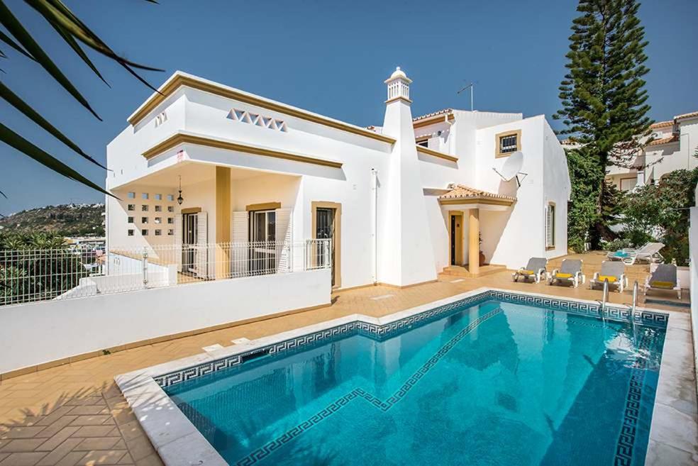 Villa Almanda - Spacious villa perfectly located between Albufeira Marina and the Old Town