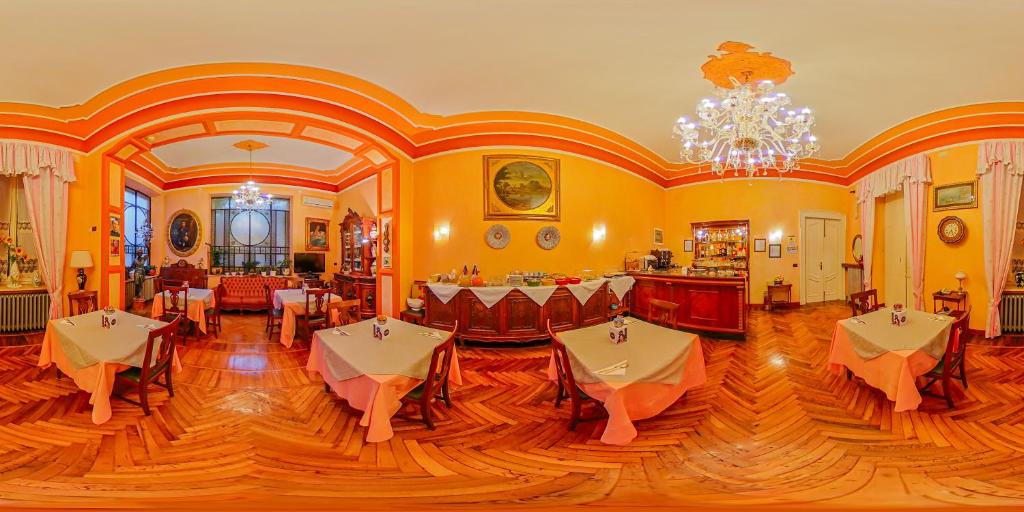Restaurace v ubytování Hotel Principi D'Acaja