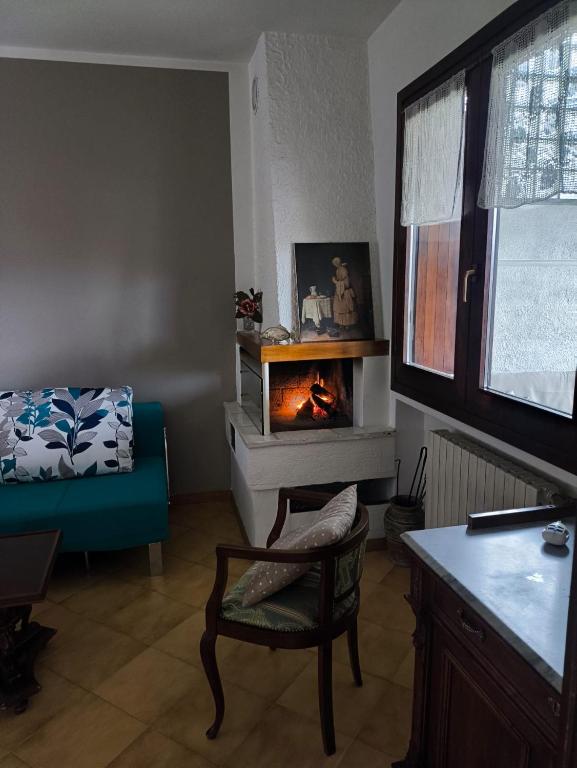 Posezení v ubytování CasaDolcelago Sulzano Villa con Giardino Vista Lago Parking Free