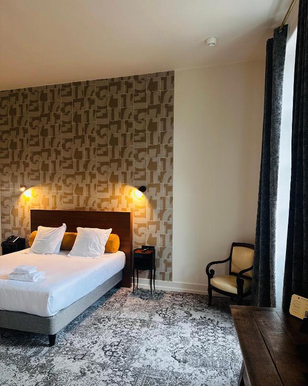 Logis Hôtels Château de La Barge - Suite
