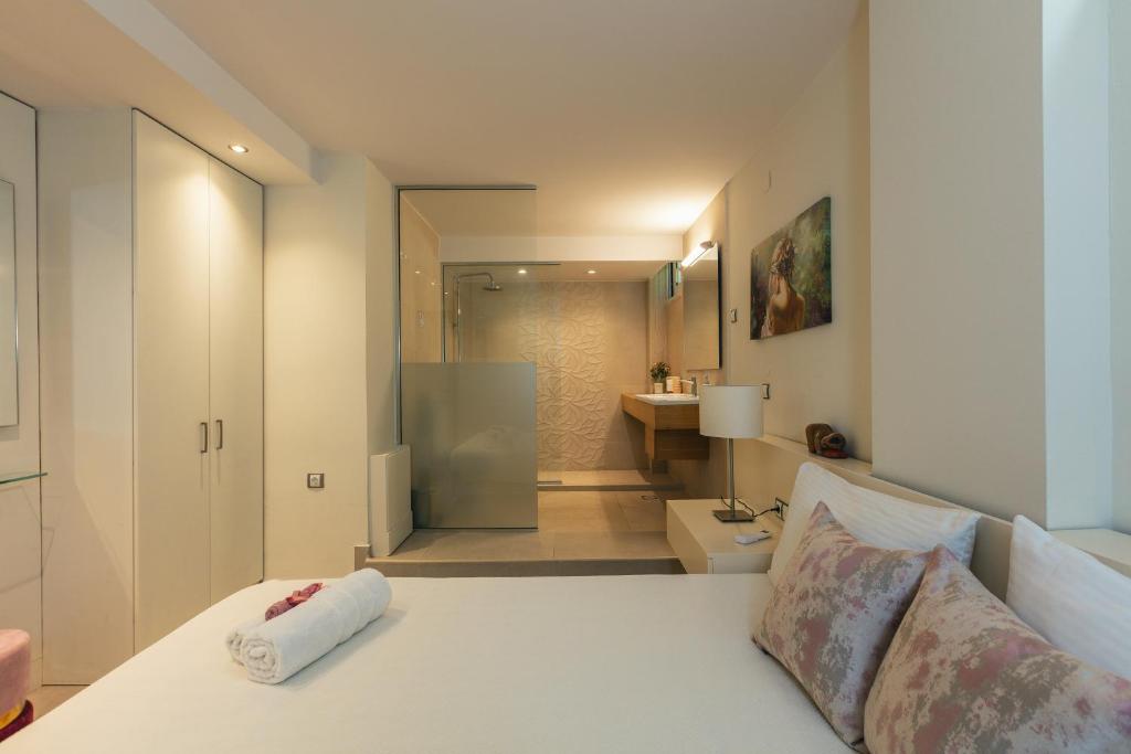 A bathroom at Villa Anastasia - Private Pool & Panoramic Views