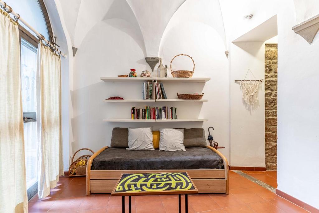 GuestHost - Porta Romana Apartment