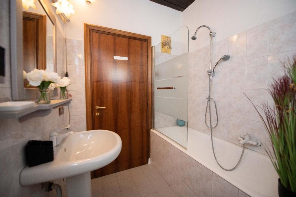 Koupelna v ubytování intero alloggio 2 camere matrimoniali