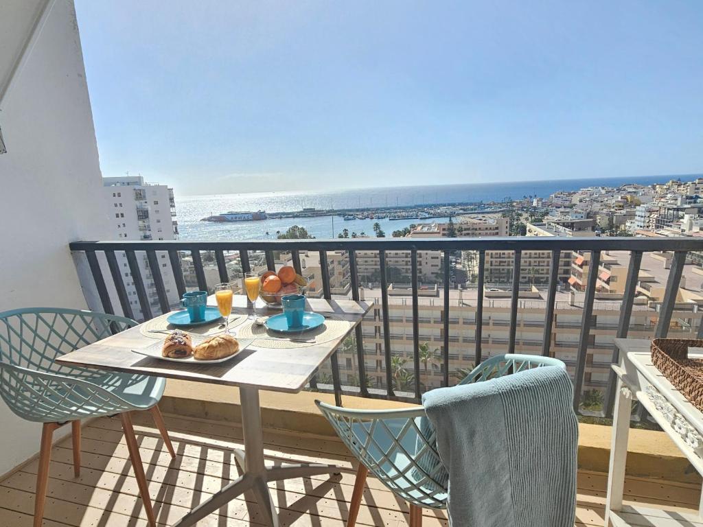NEVERENDING SEAVIEW APARTMENTS, Achacay, Los Cristianos, Tenerife