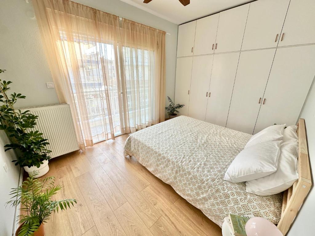 Posteľ alebo postele v izbe v ubytovaní Seaside Family Home with Wraparound Balcony