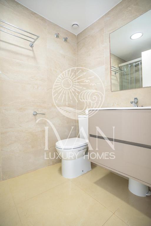 Kúpeľňa v ubytovaní Casa Salzburg Ivan Luxury Homes 5ªPlta Sur 1ªLínea
