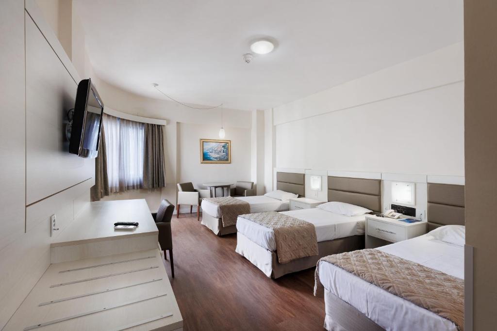Hotel D'sintra - Luxury Triple Room