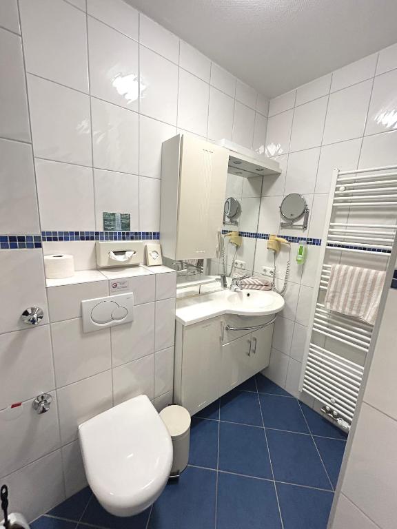 Koupelna v ubytování Hotel Hubertus Gernsheim Rhein