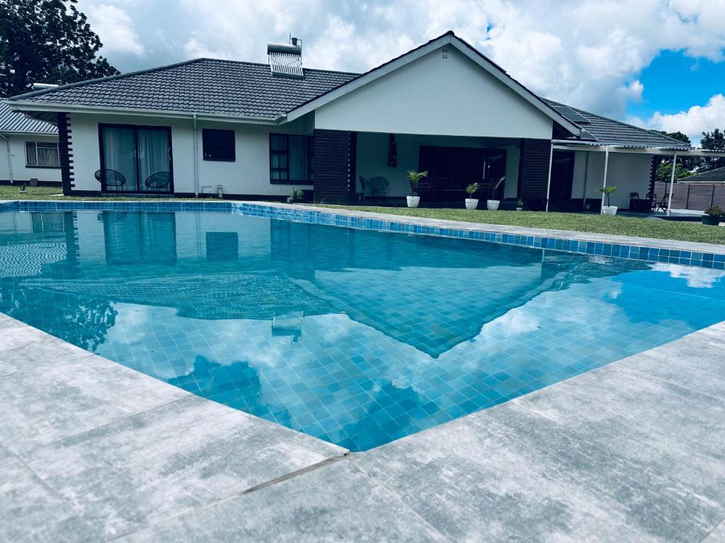 Bazén v ubytování The Dale Guesthouse nebo v jeho okolí