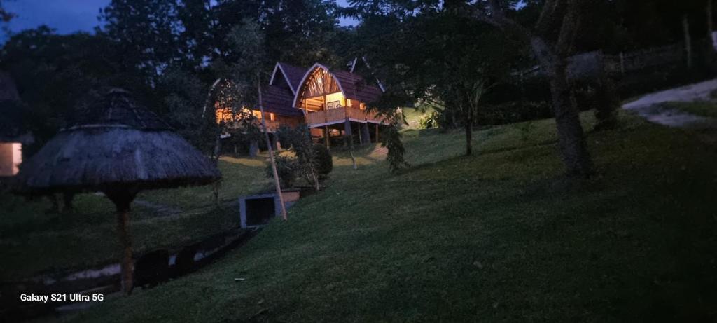 Zahrada ubytování Puri Ma'u Beach & Bungalows