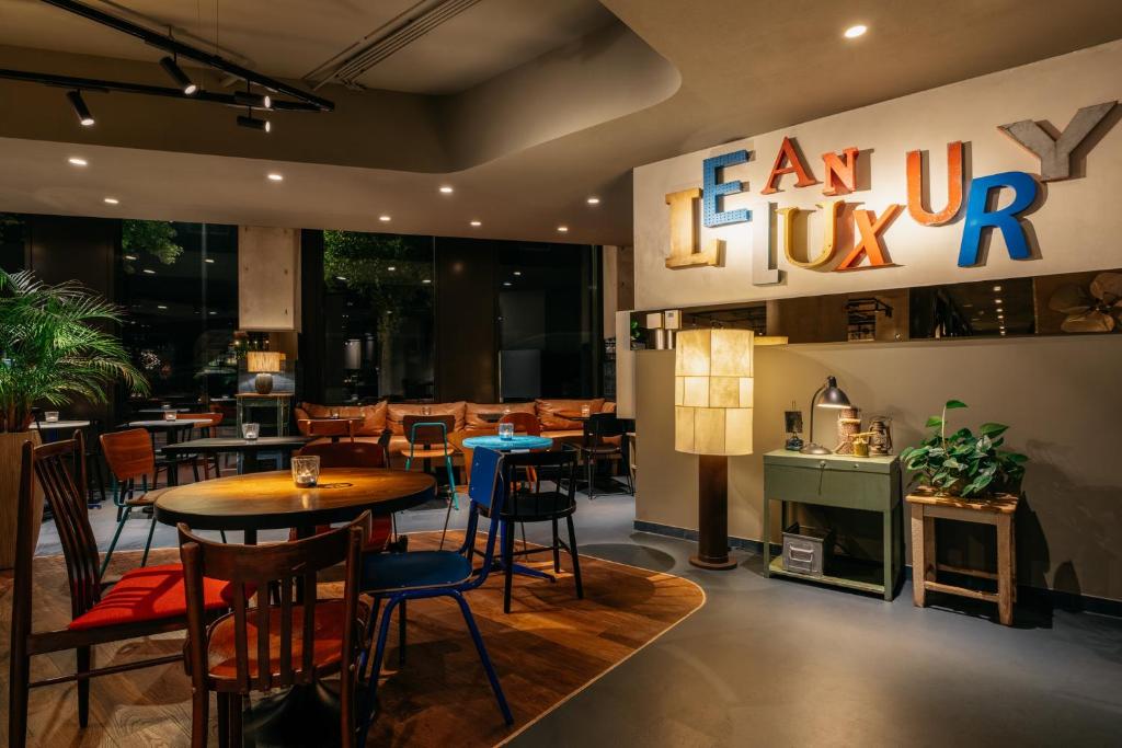 Ruby Emma Hotel Amsterdam - Resim 45