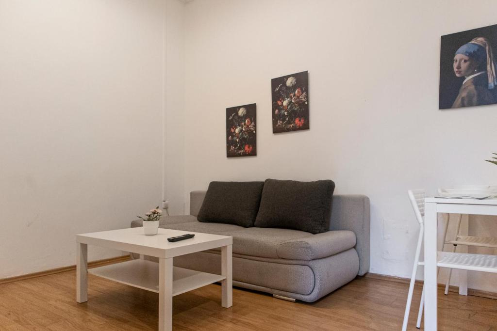 Posedenie v ubytovaní Beautiful 2BR Apt. -Perfect for Longstays