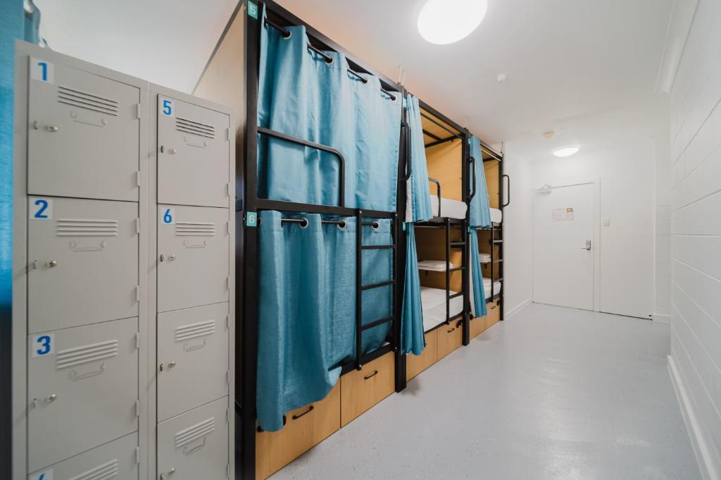 Fotografie z fotogalerie ubytování Seaside Lodge Hostel Townsville- right next to coles, 2 mins walk to strand & CBD- Passport required v destinaci Townsville