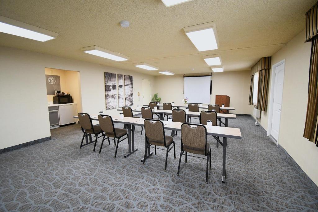 Spyglass Inn photo