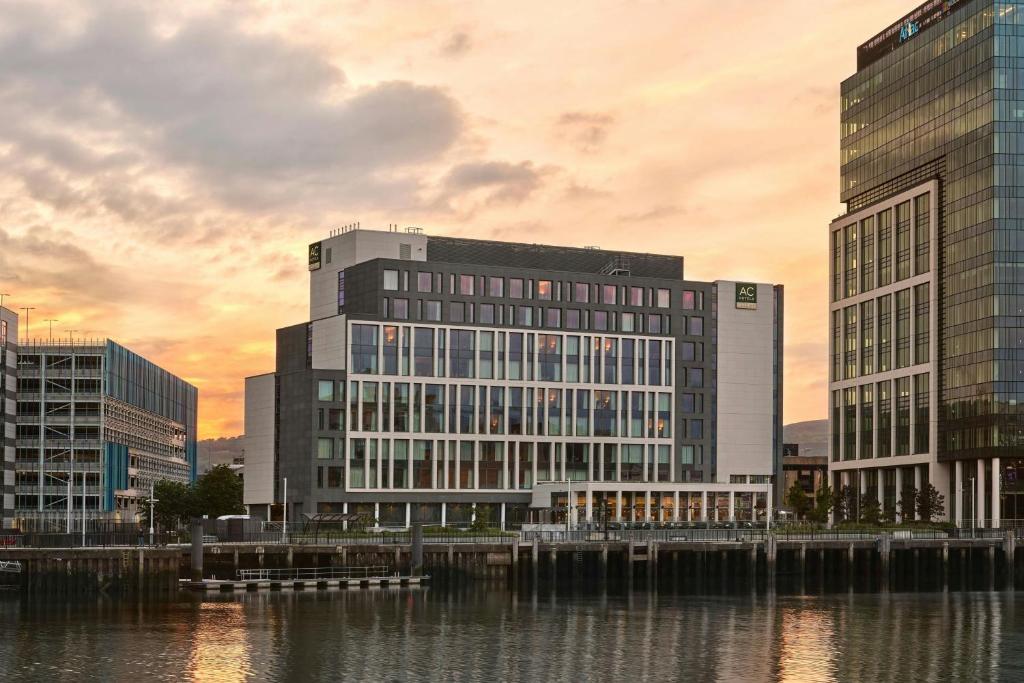 AC Hotel by Marriott Belfast - Resim 4