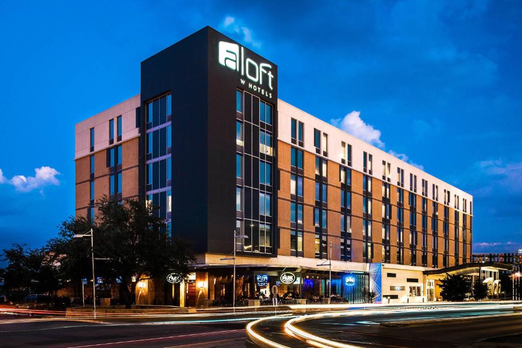 Aloft by Marriott Austin at The Domain photo