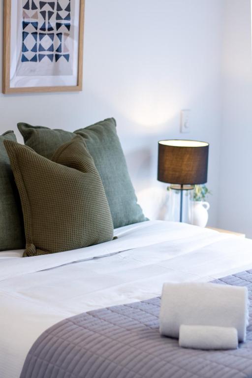 Ultimate Christchurch Escape 4-Bed 4-Bath Carpark - Resim 7