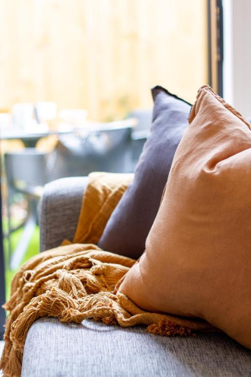 Ultimate Christchurch Escape 4-Bed 4-Bath Carpark - Resim 17