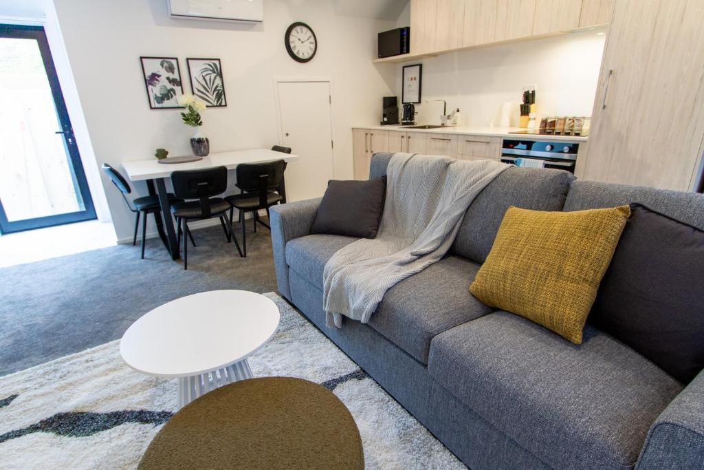 Ultimate Christchurch Escape 4-Bed 4-Bath Carpark - Resim 20