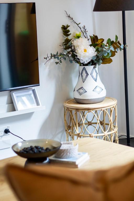 Ultimate Christchurch Escape 4-Bed 4-Bath Carpark - Resim 22