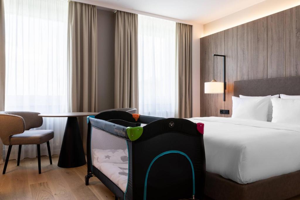 AC Hotel by Marriott Berlin Humboldthain Park - Resim 14