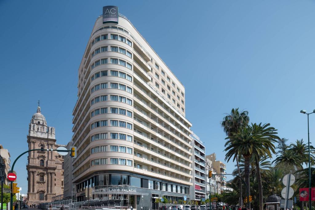 AC Hotel Málaga Palacio by Marriott - Resim 3